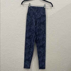 Aerie Blue Snakeskin Offline 7/8 Leggings